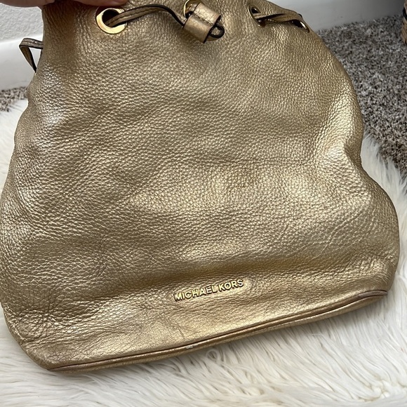 Michael Kors Leather Bucket Shoulder Bag Gold - Picture 14 of 16